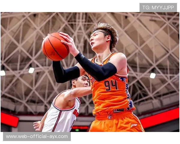 上海久事外线爆发，特林布尔三分连续命中