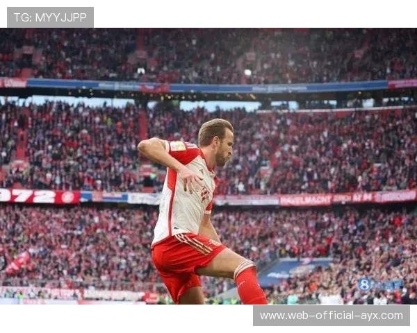 凯恩禁区强顶破网，拜仁前锋位置无可撼动